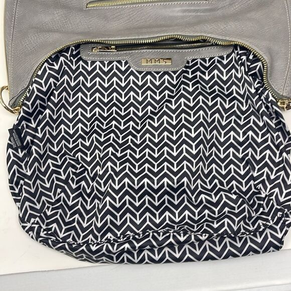 MMS Design Studio Gray Faux Pebbled Leather Large Purse with Gold Hardware - Picture 10 of 13